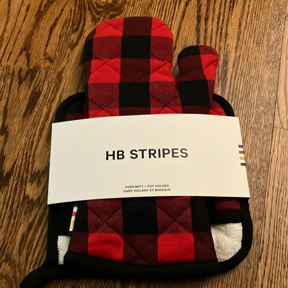NEW Hudson’s Bay HBC Buffalo Check Oven Mitt and Pot Holder 2-Piece Set …
